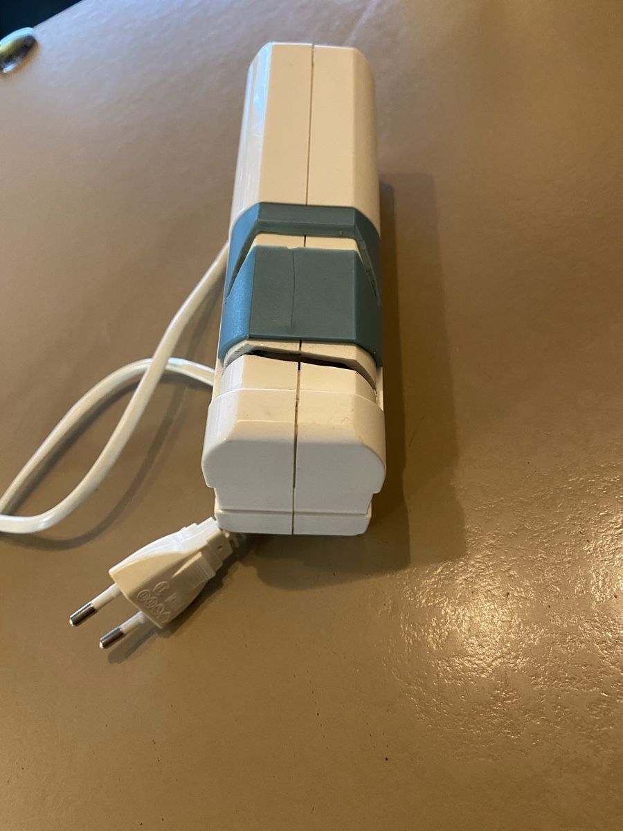 Elettrodomestici da cucina: Elektrischer Messerschärfer von Equitec – Usato da Zürich venduto da VictoriaV01