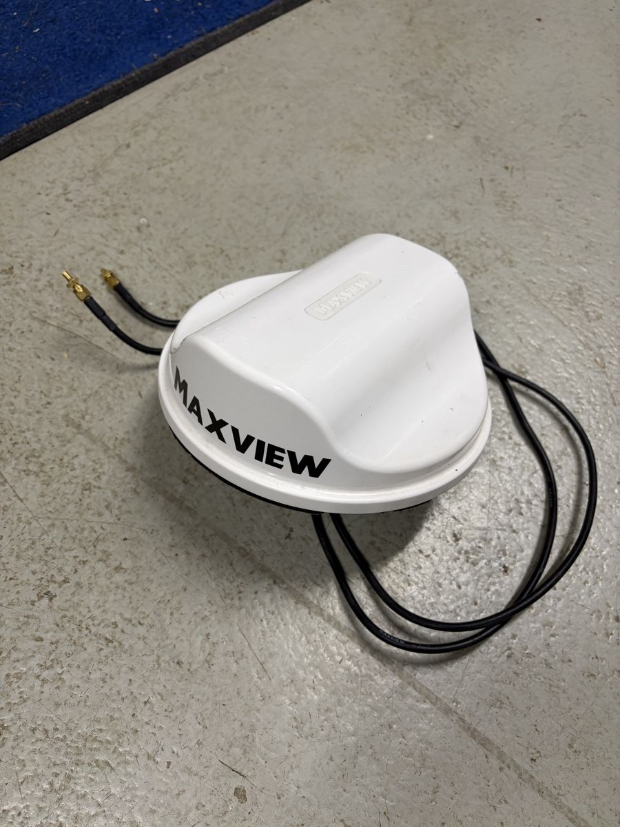 Technique de radiocom: Maxview 2x2 4G/5G Internetantenne, weiß – D'occasion à Kleinandelfingen par Dani881