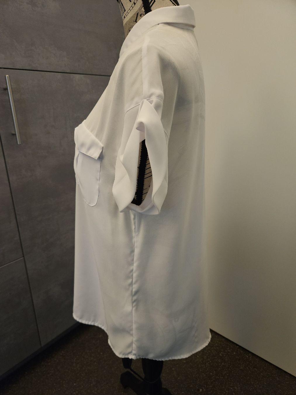 H&M Camicette: Bluse H&M weiss Grösse 40 neuwertig – Nuovo (secondo la descrizione) da Anwil venduto da tamoos 1