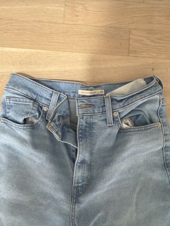 High Waisted Mom Jeans Hellblau – Grösse W29