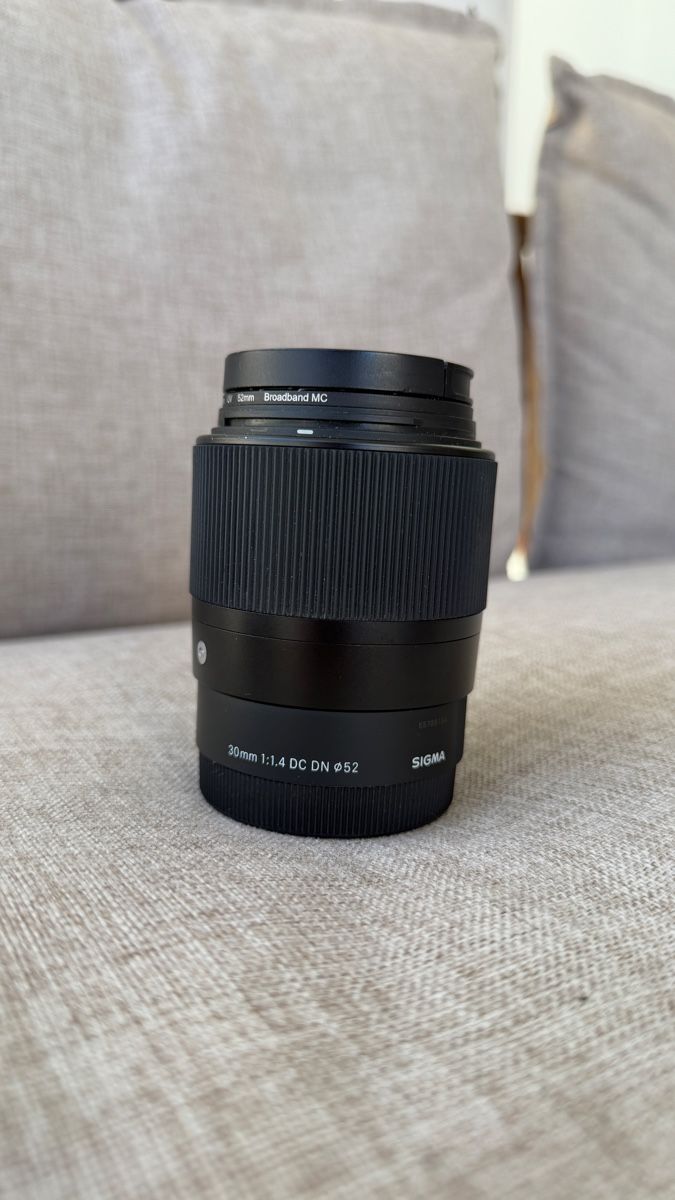 Sigma Objektive: Sigma 30mm 1.4 lens with Sony E Mount – Gebraucht aus Wettingen von Seboian