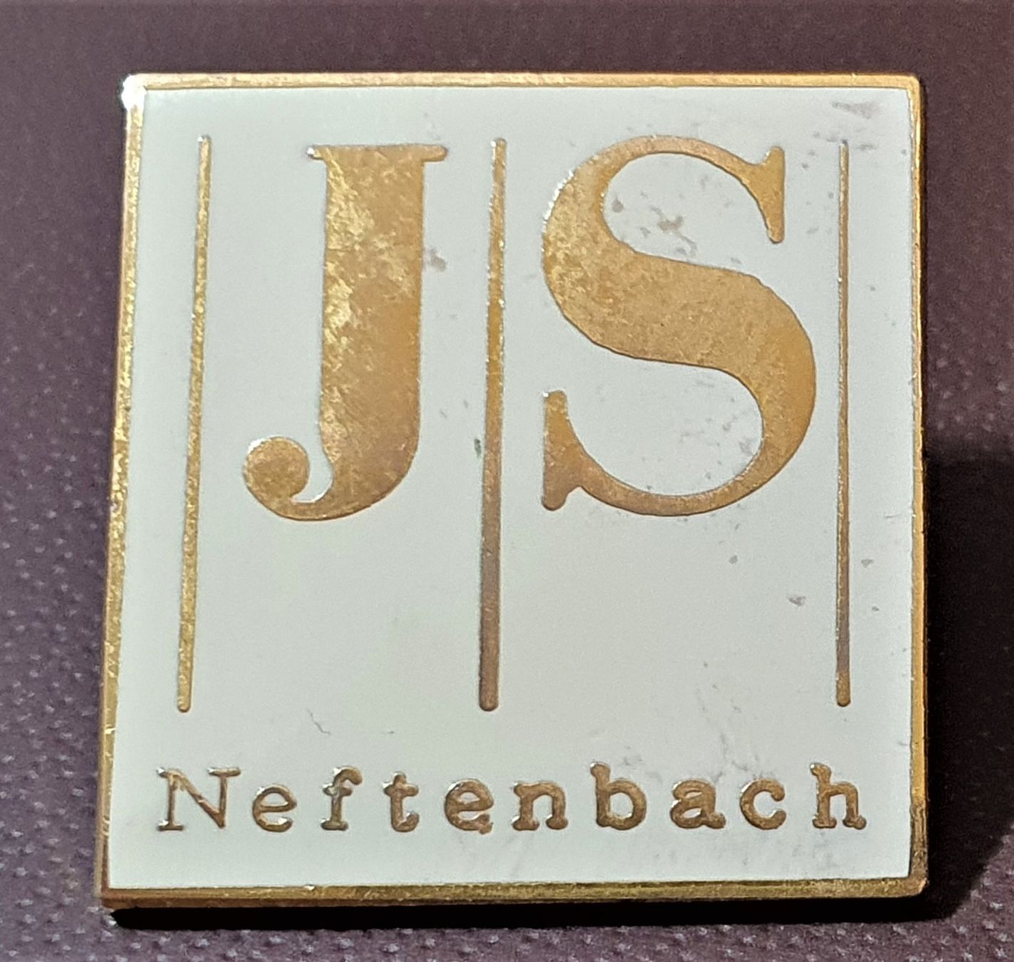Plaketten & Abzeichen: Q289 - Pin JS Neftenbach – Gebraucht aus Reinach BL von Boston-Verkauf