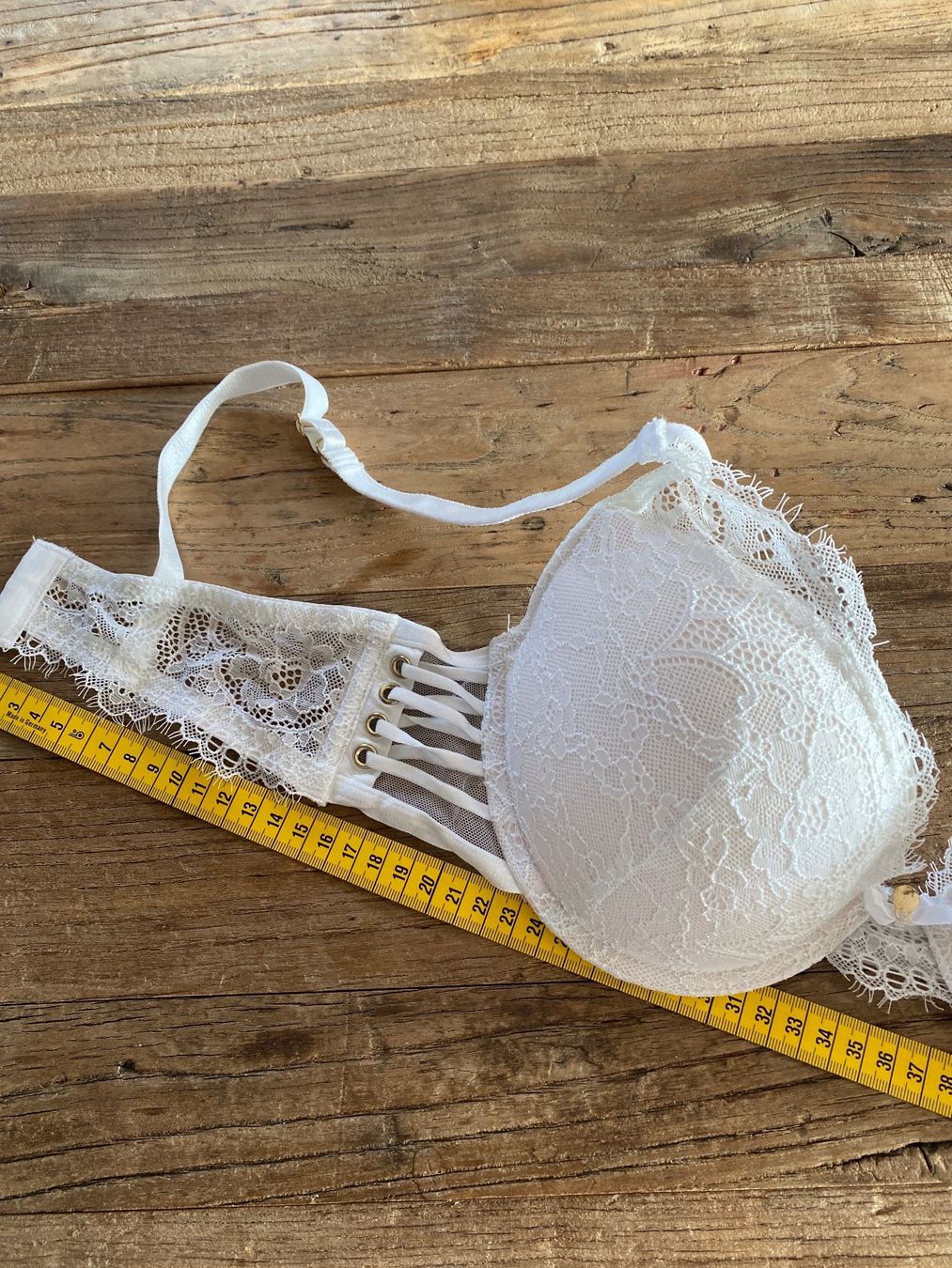 Altra biancheria intima: BH – Usato da Krattigen venduto da Landado 1