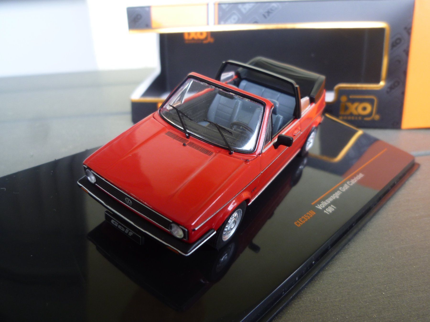 Volkswagen Modellini d'auto: VW Golf Cabriolet (1981) – Nuovo e nell'imballaggio originale da Flawil venduto da Imperiosud 2