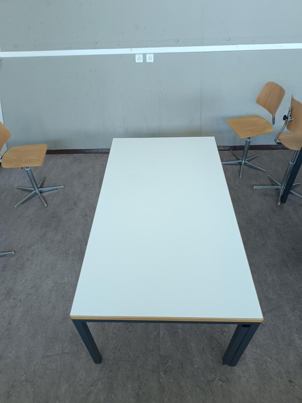 Schreibtische: Robuster Bürotisch zu verkaufen – Gebraucht aus Hohenrain von Mattmue01 5