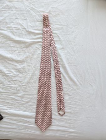 Hermès Tie in good as new condition 
