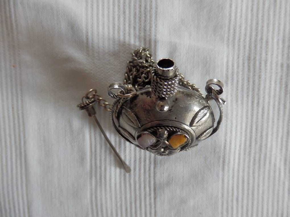Anhänger: Pendentif boite à parfum Marocain de plus de 50 ans – Gebraucht aus Hauterive NE von Davidsonson 2