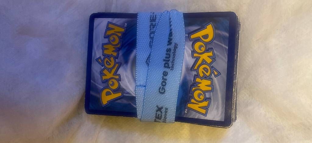 Carte collezionabili: Cartes pokémon – Usato da Vevey venduto da Raymonde_J