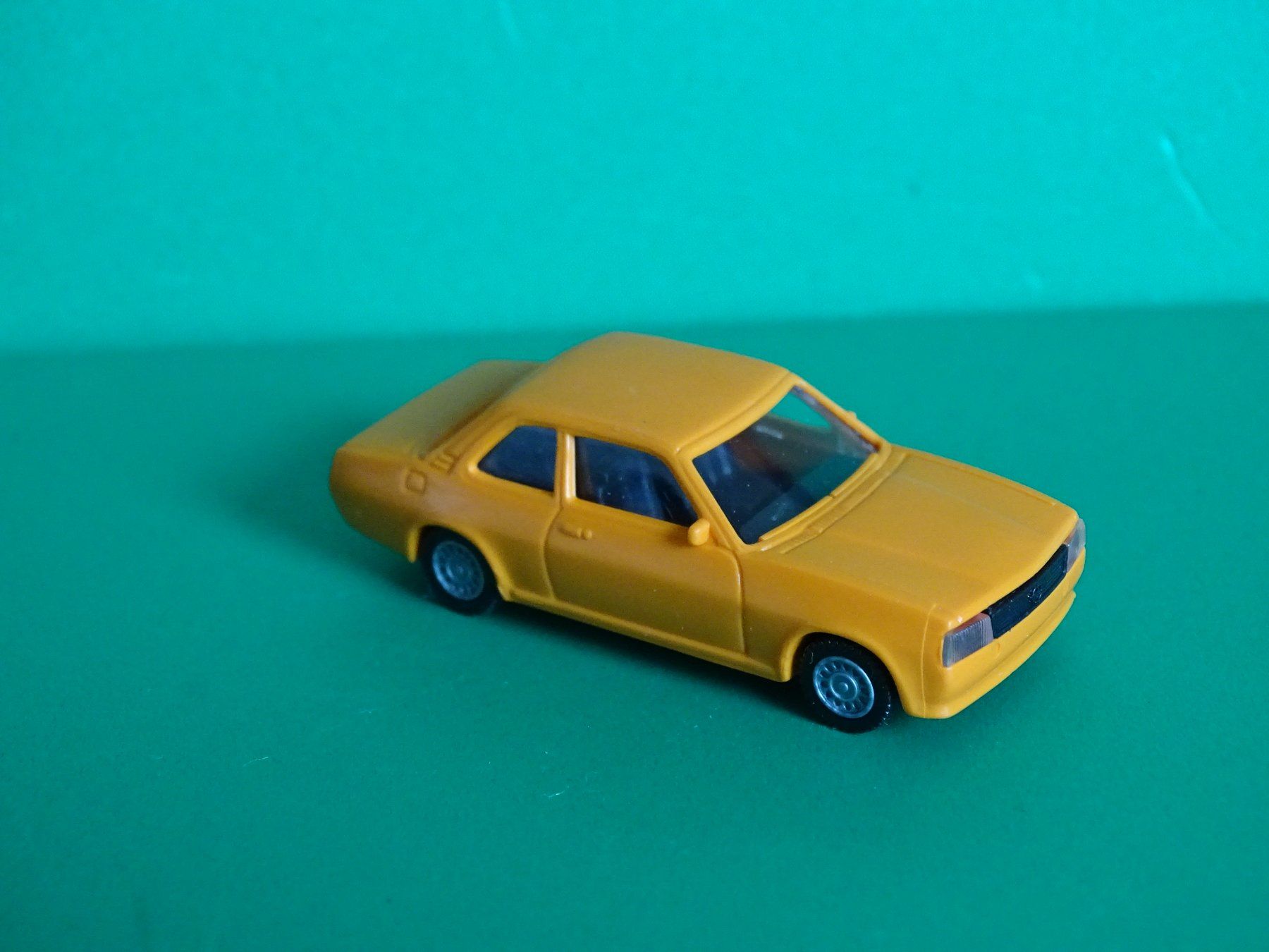 Opel Modellini d'auto: Opel Ascona von Euro Model 1/87 – Usato da Bretzwil venduto da Meex 1