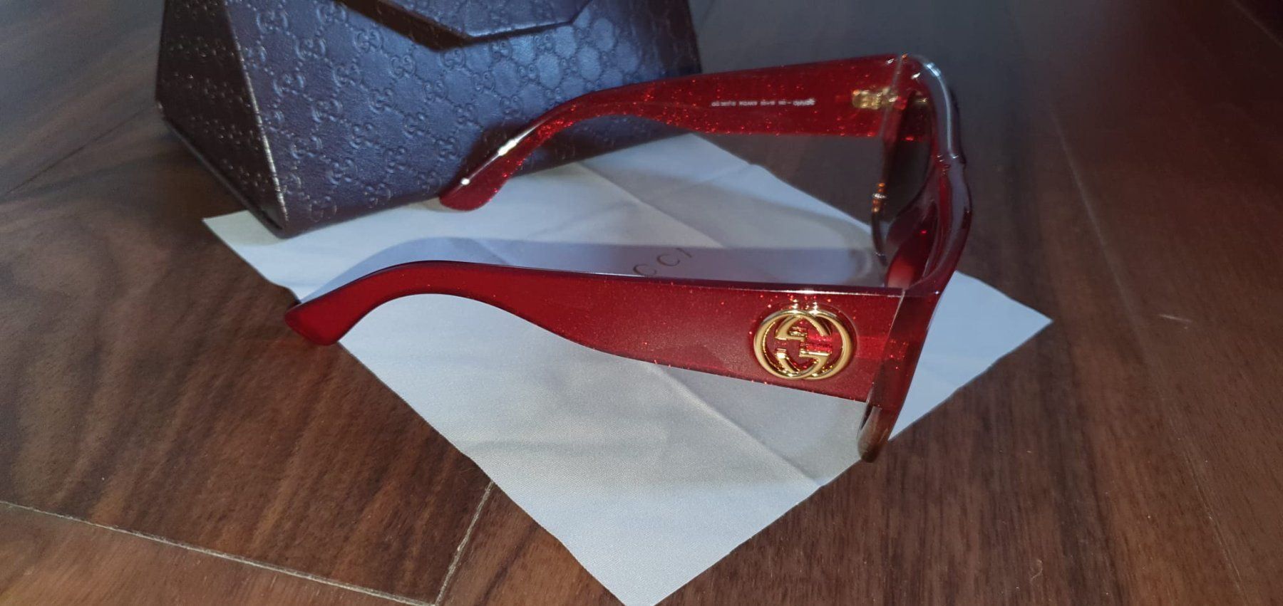 Gucci Occhiali & Lenti: Brand new Gucci sunglasses – Nuovo e nell'imballaggio originale da St-Sulpice VD venduto da juhdu 2
