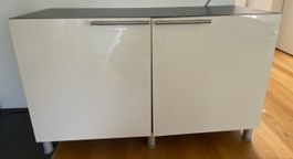 Sideboard zweitürig weiss schwarz guter Zustand