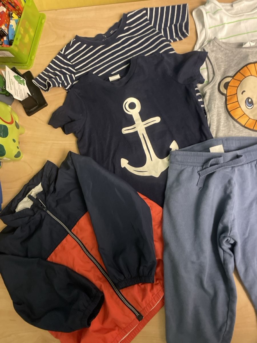 H&M Lotti & Set di vestiti: Cooles H&M Sommerkleider Paket Gr.86 – Usato da Obergerlafingen venduto da cabo4 1