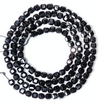 1 Strang echte kleine schwarze Spinell Würfel 2x2 mm facet.
