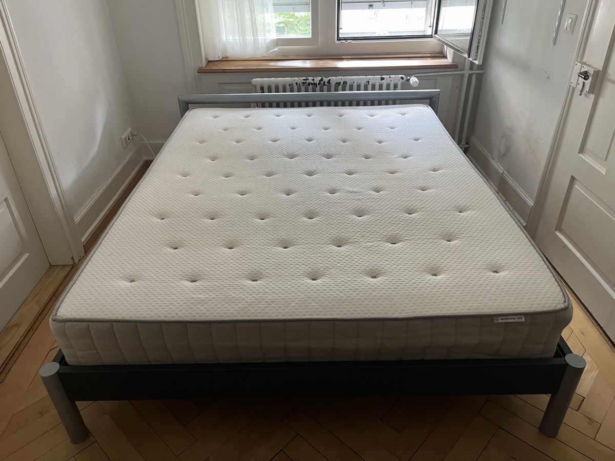 Letti: Doppelbett 160x200 – Usato da Zürich venduto da nachbaro