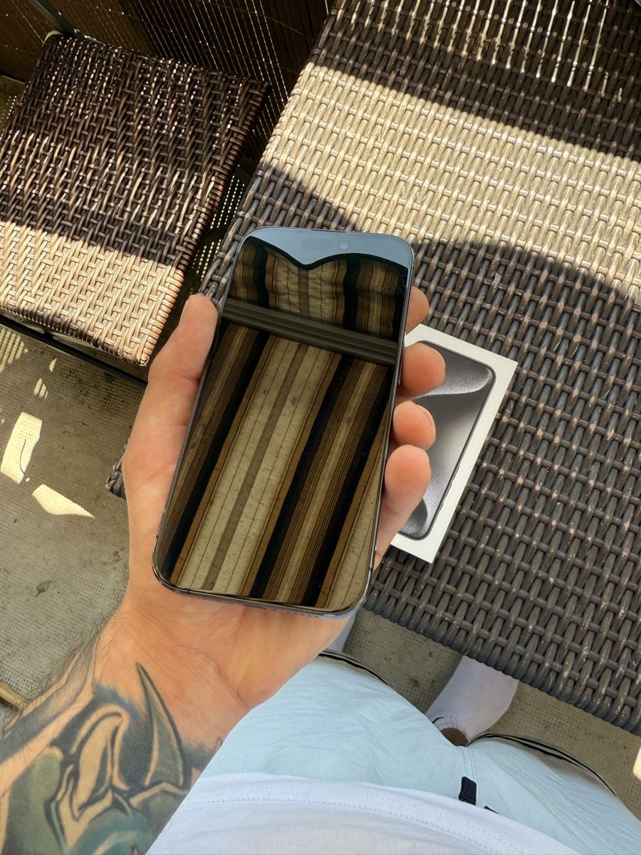 Apple Portables: iPhone 15 pro – Neuf (Voir description) à Lausanne par Qwent28 5