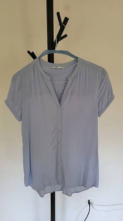 Luftige hellblaue Kurzarmbluse von edc Gr. XS
