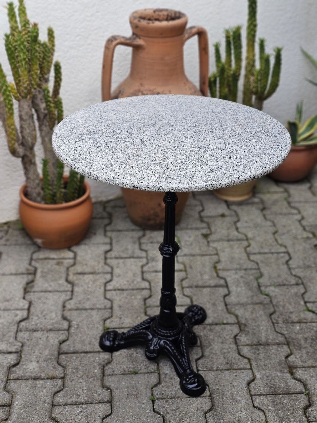 Tavoli: Bistrotisch Granittisch Balkontisch – Usato da Villnachern venduto da hasta08