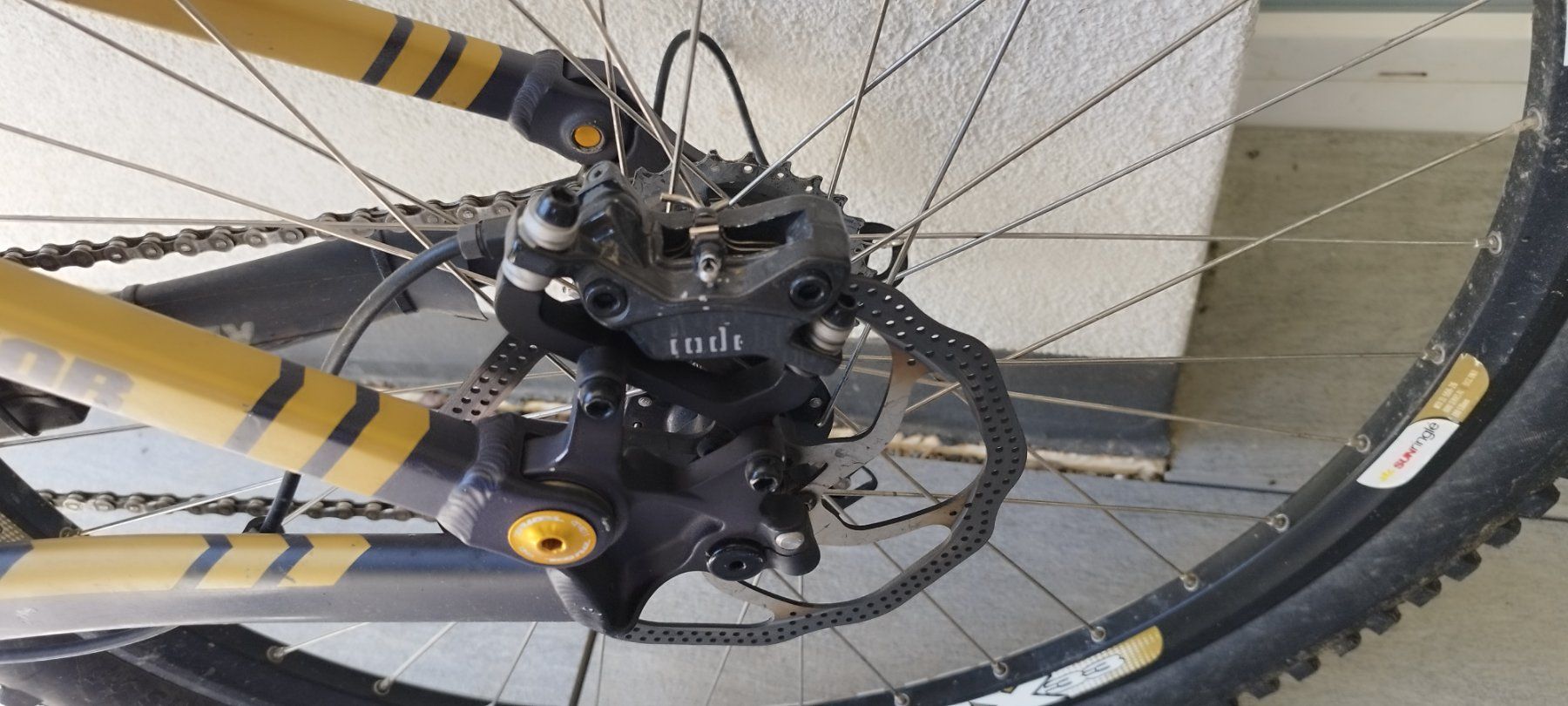 Kona Velos: kona operator DH 2012 – Gebraucht aus Broc von emilien86 8