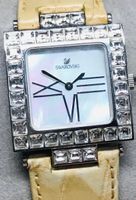 SWAROVSKI Damenuhr Swiss-Made (52)