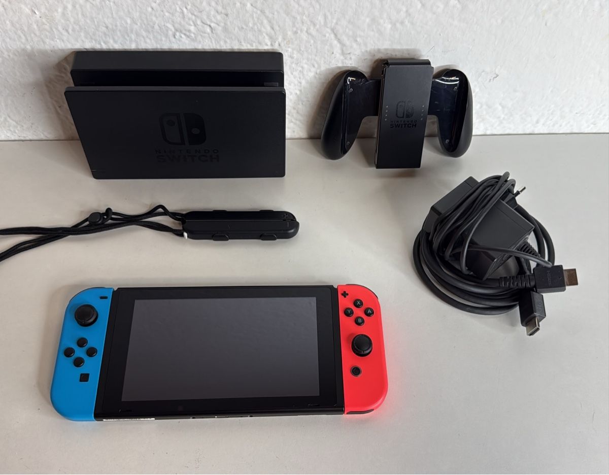 Nintendo Konsolen: Nintendo Switch Console - Good Condition! 🎮 – Gebraucht aus Ehrendingen von bubulence 1