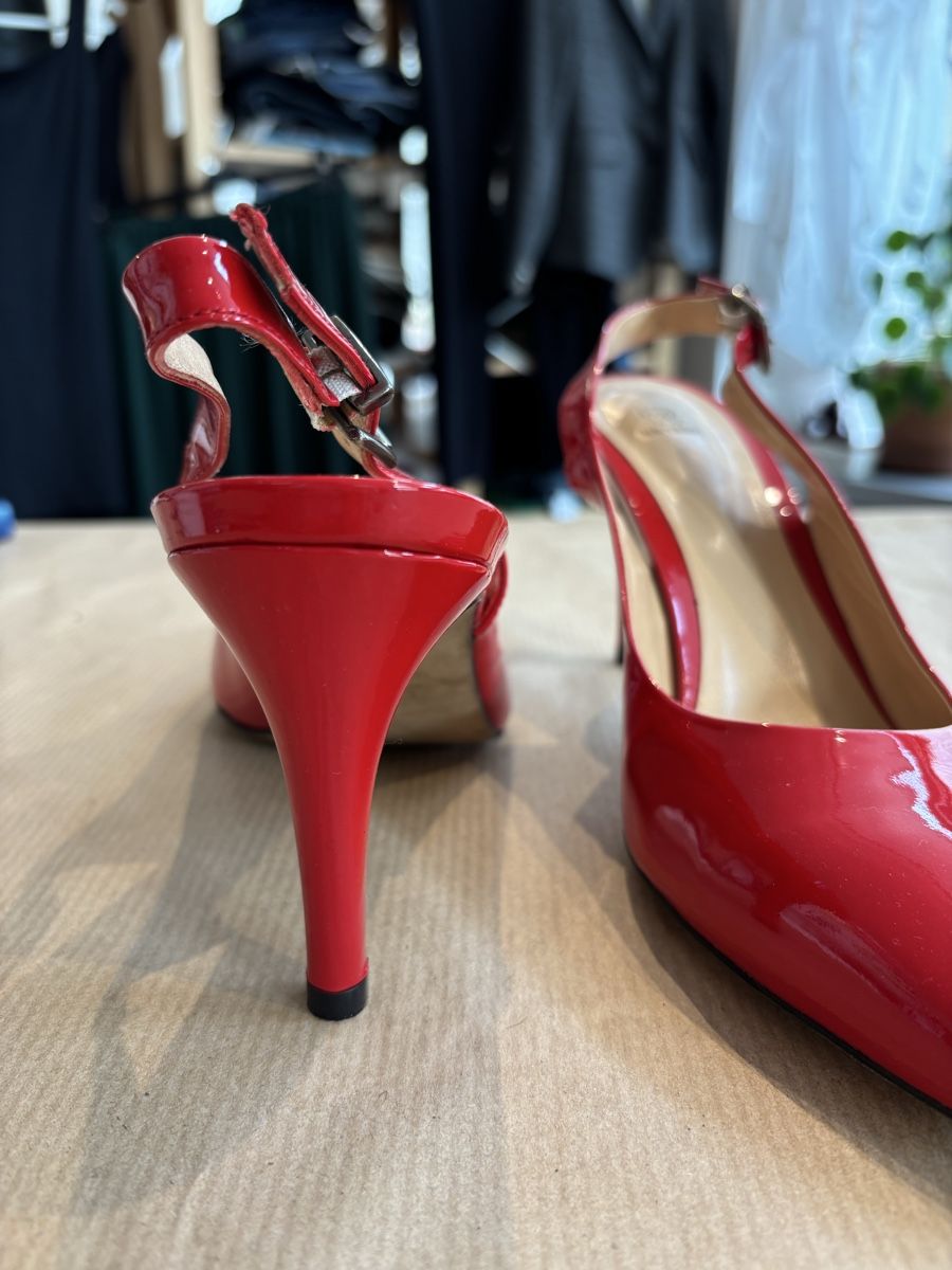 Navyboot Damenschuhe: Rote Lack-Pumps von Navyboot, Grösse 40, Absatz-Höhe 9cm – Neu (gemäss Beschreibung) aus Burgdorf von VouSchoen 2