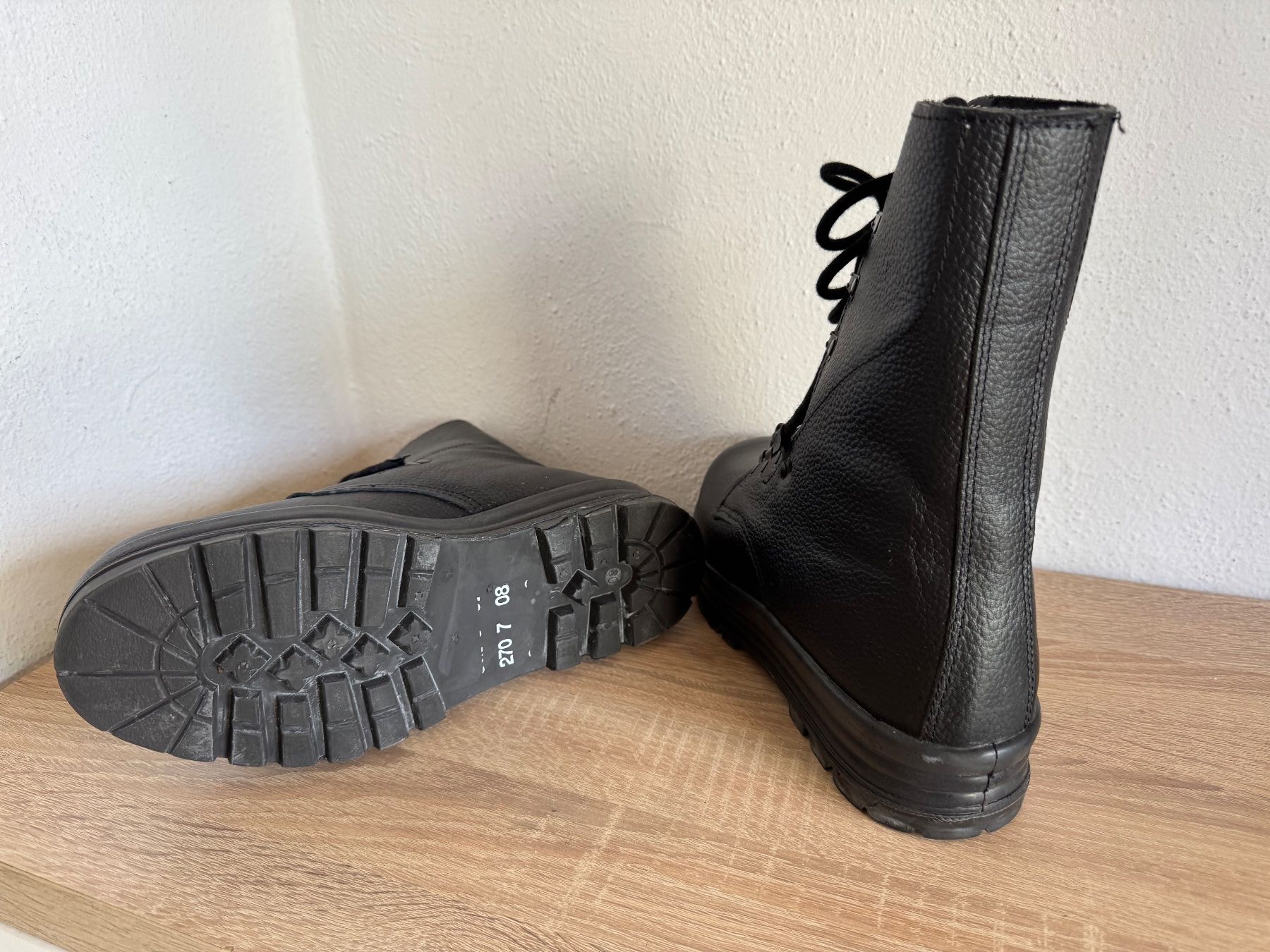 Schweizer Armee Scarpe da uomo: Kampfstiefel / Schweizer Armee Gr 42 Neu – Usato da frauenfeld venduto da pipi018 3