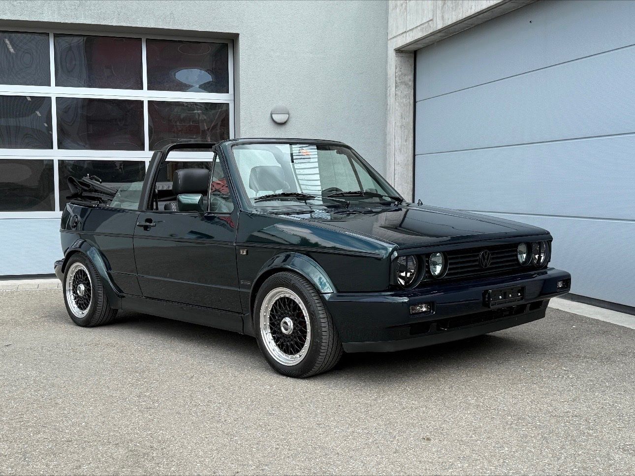 VW Automobili: VW Golf1  Cabrio – Usato da Oberwil (Dägerlen) venduto da 1997 3