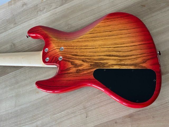 Strumenti musicali: Bass 5-Saiter – Nuovo (secondo la descrizione) da Rubigen venduto da Musikzubehoer 3