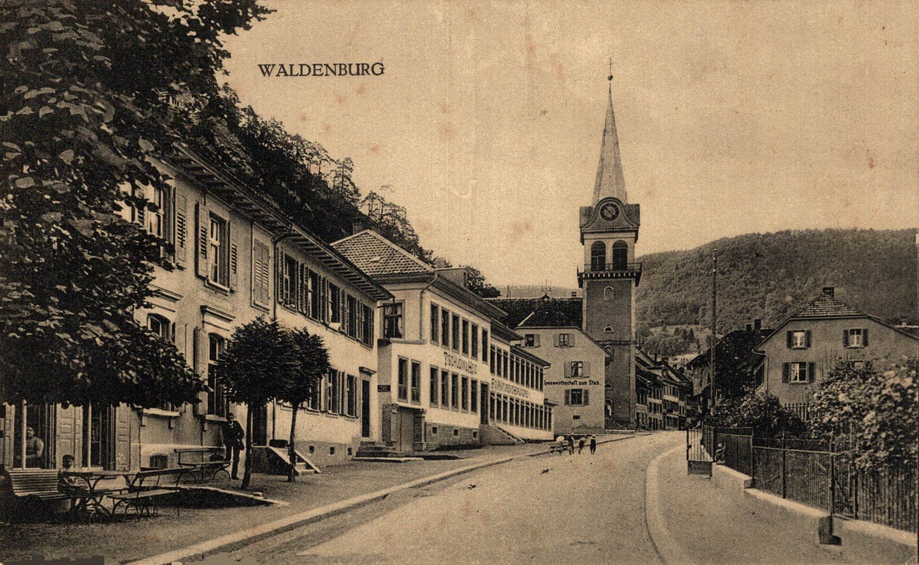 Cartes postales: Waldenburg. Hauptstrasse mit Kirche – D'occasion à Bronschhofen par Astore