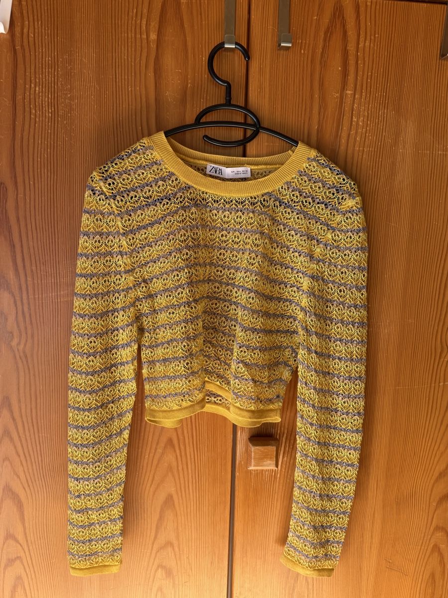 Zara Tops: Zara crop top – D'occasion à Zermatt par sar_cz7k