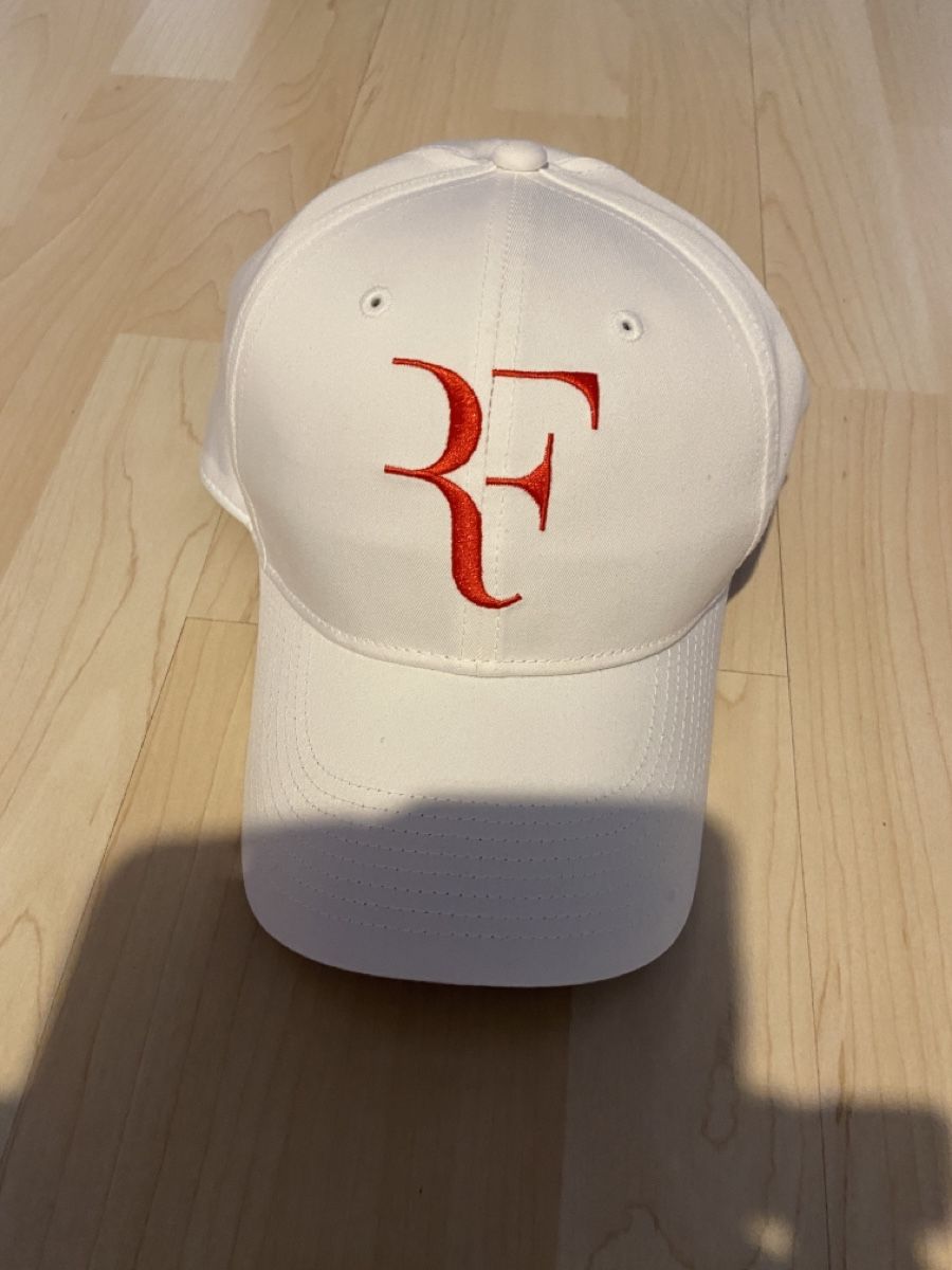 Hüte, Mützen & Caps: Cap Roger Federer « Fondation » – Neu und originalverpackt aus Posieux von Olux