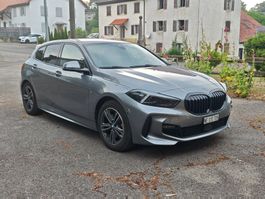 2023 BMW 120i m Paket / Nur 12000km