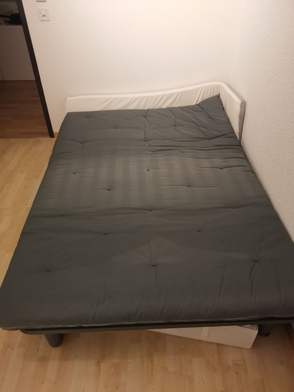 Sofas: Bequeme Couch und Schlafsofa in Anthrazit – Gebraucht aus Haag (Rheintal) von novdelta 2