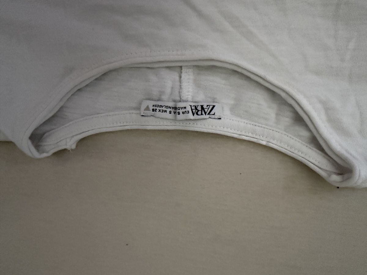 Zara T-shirt: Basic Zara T-shirt, Grösse S – Nuovo (secondo la descrizione) da Zofingen venduto da Annika.15 2