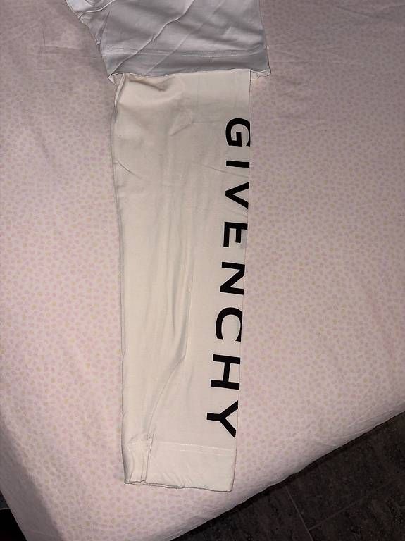 Pulls & Sweat-shirts: Givenchy Longsleeve – D'occasion à Obergerlafingen par raj_5njg 1