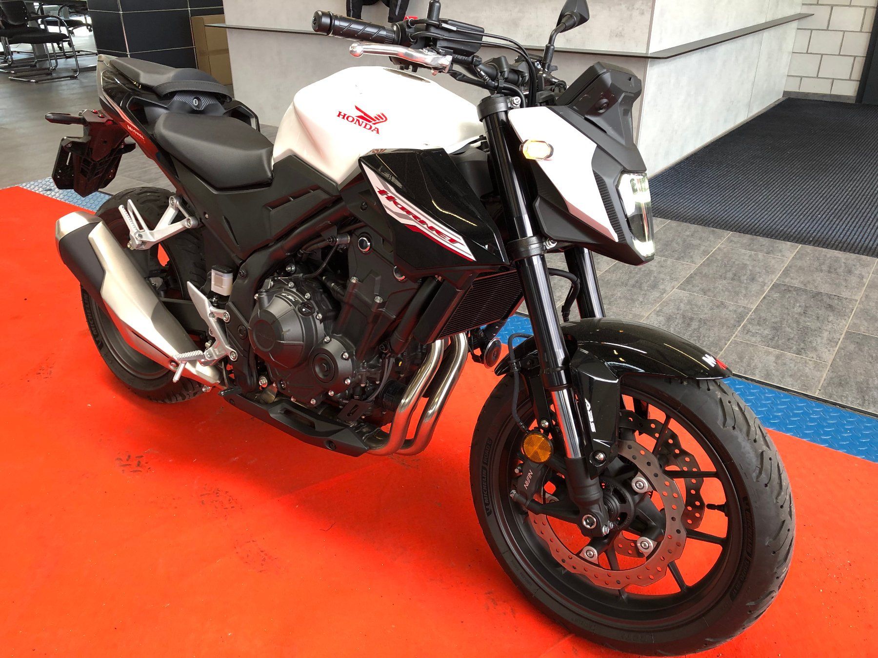 Honda Strada: HONDA CB 500 Hornet – Nuovo (secondo la descrizione) da Gampelen venduto da Steuer0 9