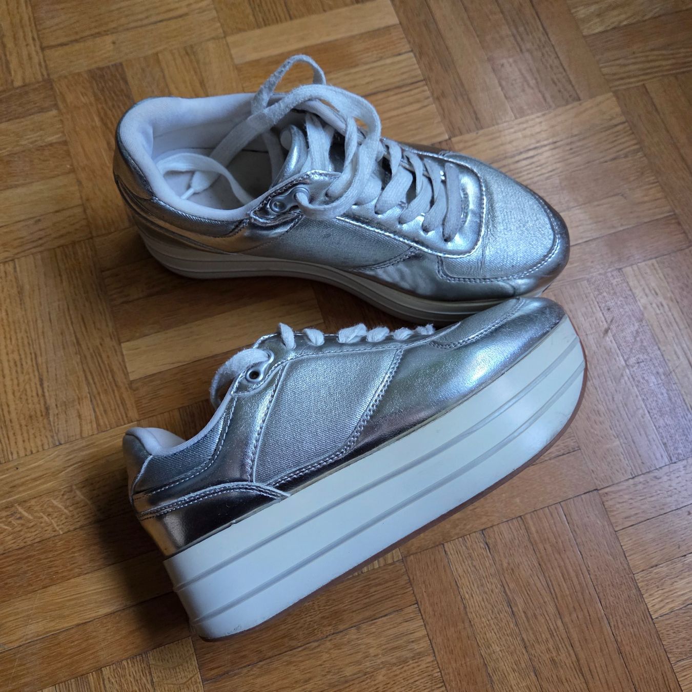 Zara Scarpe da donna: Baskets compensées argentées Zara 36 – Usato da Onex venduto da AF. 7