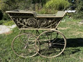 Antiker Kinderwagen um 1900 – Porzellangriff – Korbgeflecht 