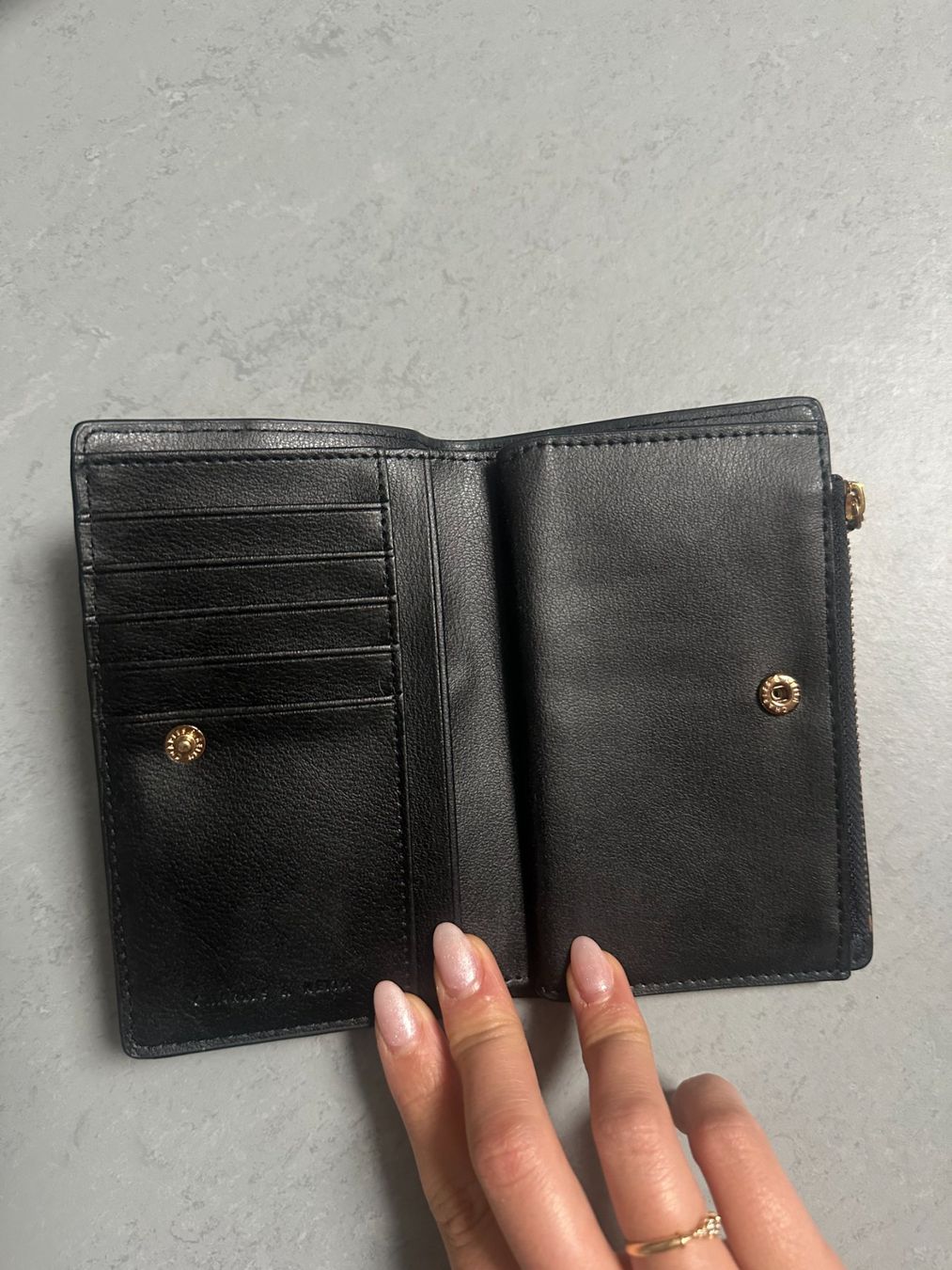 Portamonete: Charles & Keith Portemonnaie – Usato da Winterthur venduto da yum_jz55 1