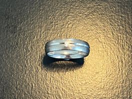 Goldring 750 mit Brillant