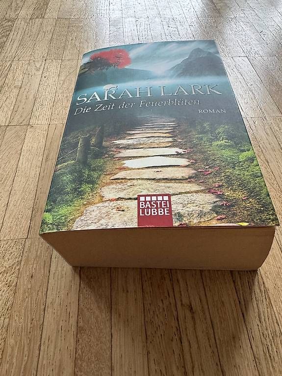 Bücher: Die Zeit der Feuerblüten von Sarah Lark – Gebraucht aus Zürich von ssimi 1