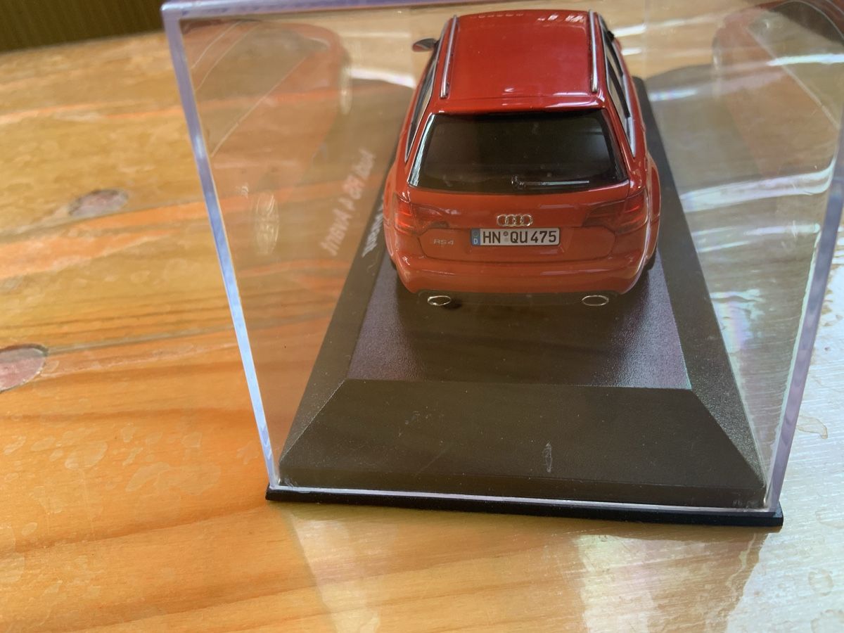 Minichamps Modellini d'auto: Audi RS4 B7 1/43 minichamps – Usato da Lausanne venduto da Shei2014 1