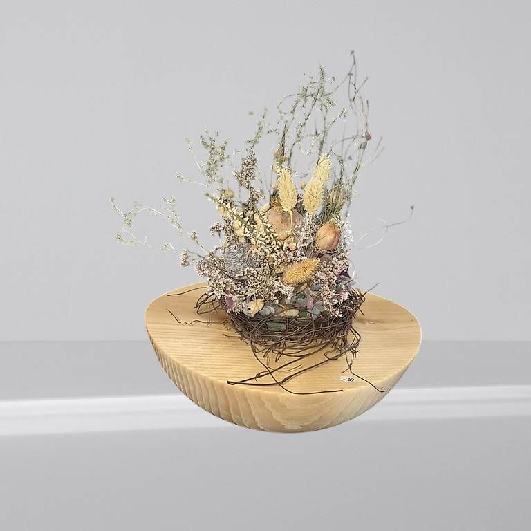 Tutte le decorazioni: Holzschale mit Gesteck (neu) – Nuovo e nell'imballaggio originale da Gamprin venduto da Holzkunst. 1
