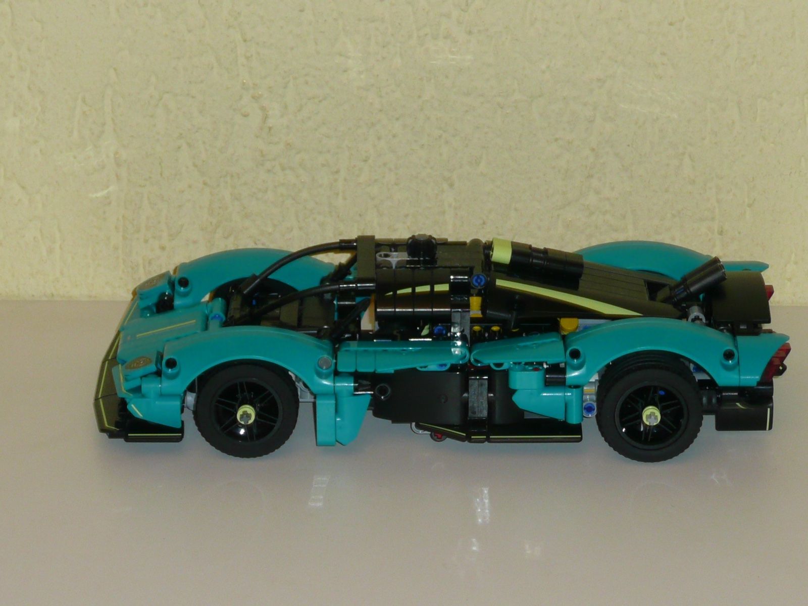 Lego Giocattoli: Lego Technik " Aston Martin Valkyrie " NEU – Nuovo (secondo la descrizione) da Kriens venduto da Taurus12 1