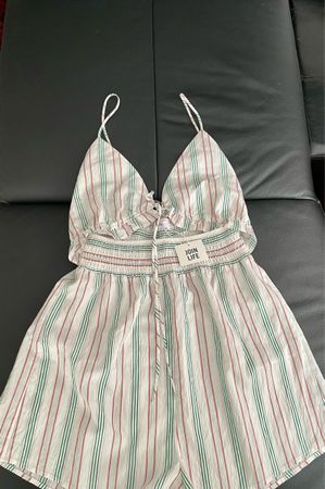 Kurzer Overall Marke Bershka S