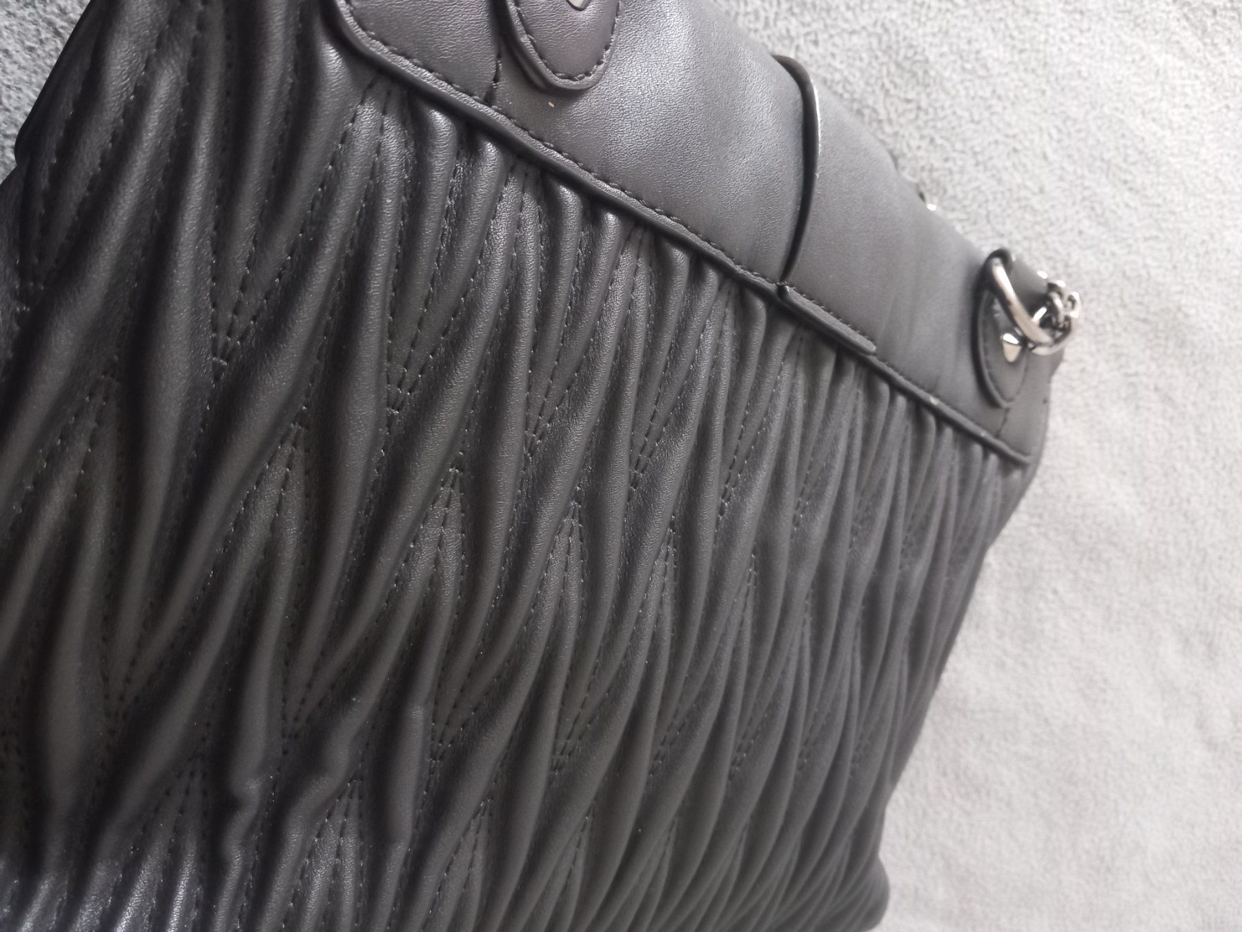 Guess Borse da donna: Guess Tasche wie Neu – Usato da Bronschhofen venduto da magda_m 1