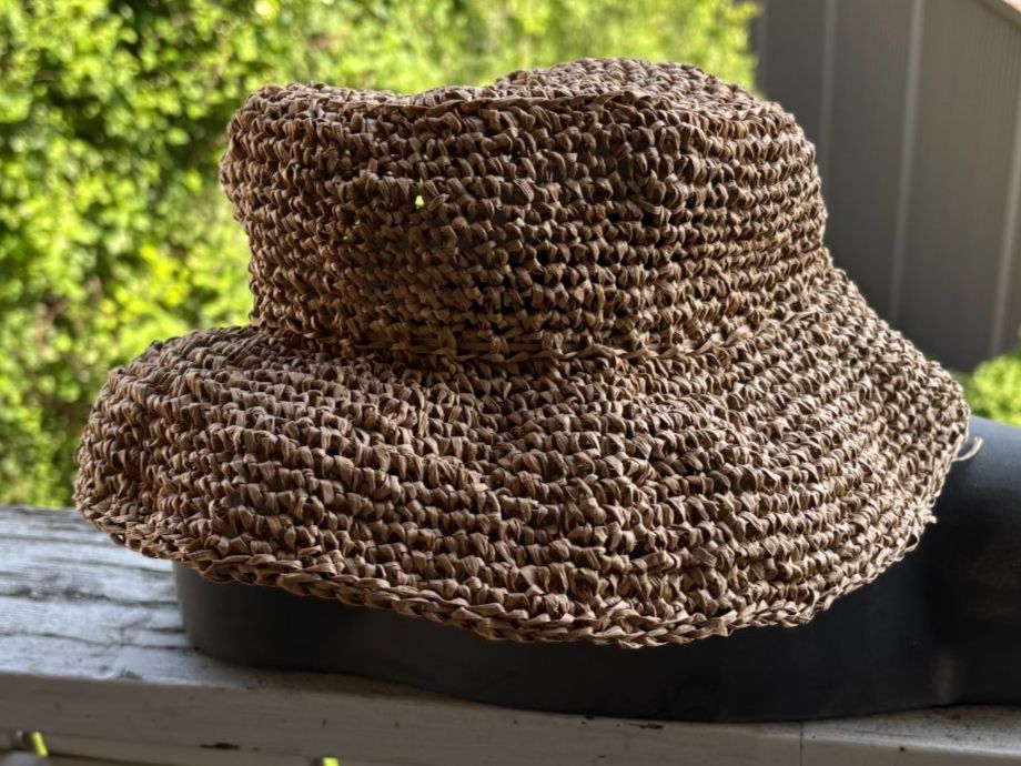 Chapeaux, bonnets & casquettes: Handgehäkelter Sommer Hut – Neuf (Voir description) à Kirchberg SG par inf_j5wk