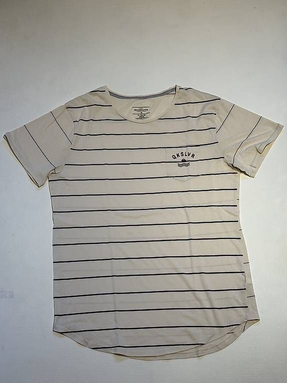 Hemden, T-Shirts & Polos: QuickSilver T-Shirt – Gebraucht aus Biel/Bienne von xav_8d66
