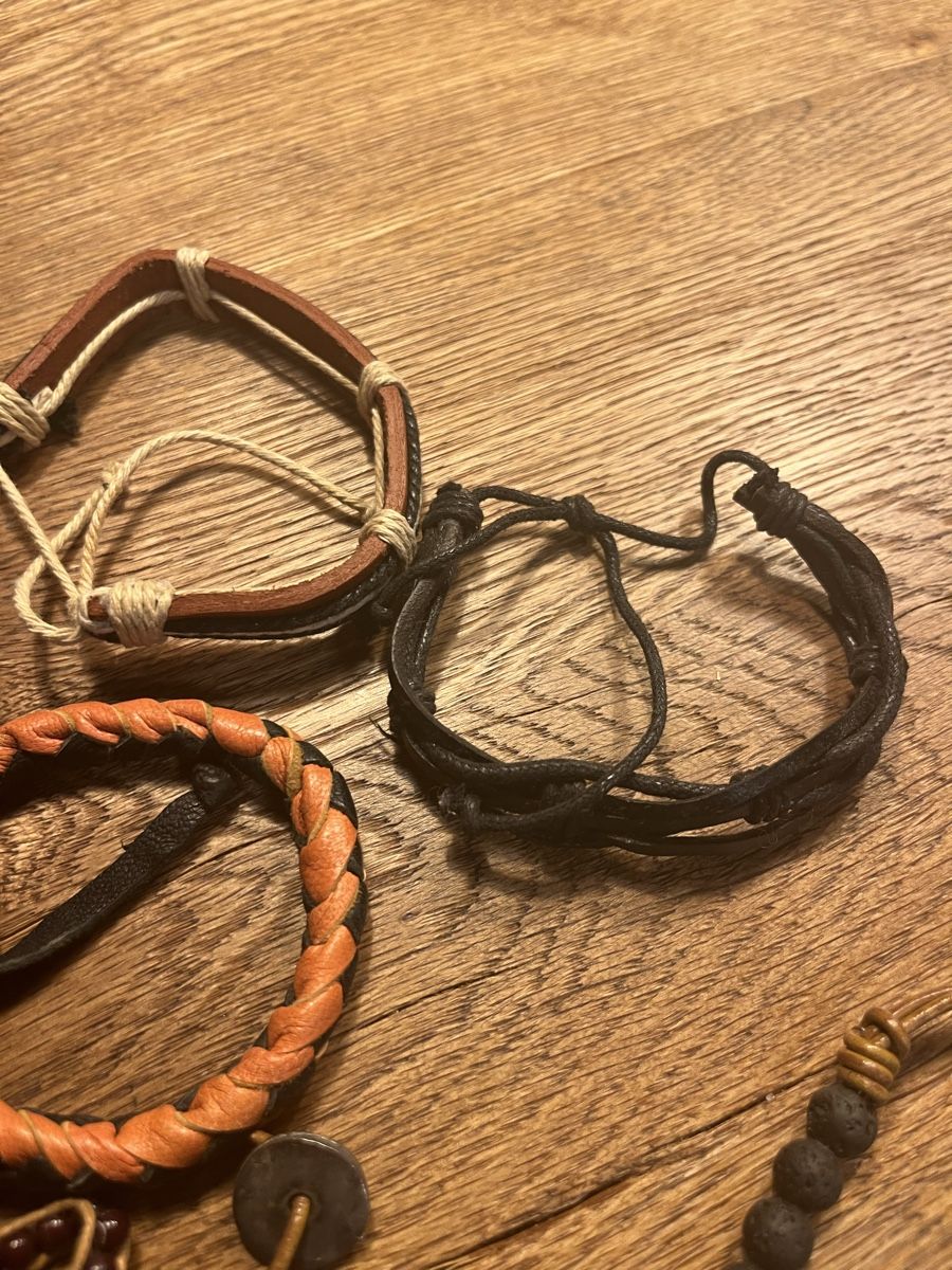 Armbänder & -reifen: Diverse Herren Armbänder 8 Stk. – Gebraucht aus Zollikerberg von LLV 3
