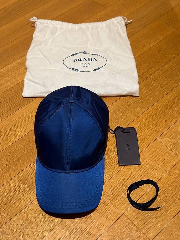 Chapeaux, bonnets & casquettes: Prada Baseball Cap – D'occasion à Zürich par gabrielezanni 2